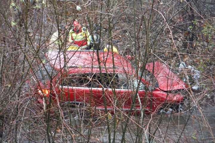 Jeep Crashes Through Guardrail In Mahwah, Lands In Creek