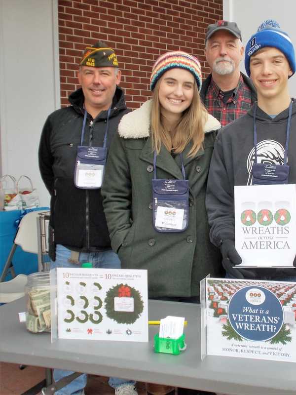 Darien Vets, Students Collect Wreaths Across America Sponsorships