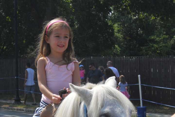 Ridgewood Residents Can Learn To Ride Horses With Ponyshare Program