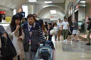 Is Apple Ruining Growth At Upscale Shopping Malls? A Report Says Yes