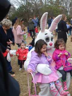 Darien Community Association Holds Annual Easter Egg Hunt