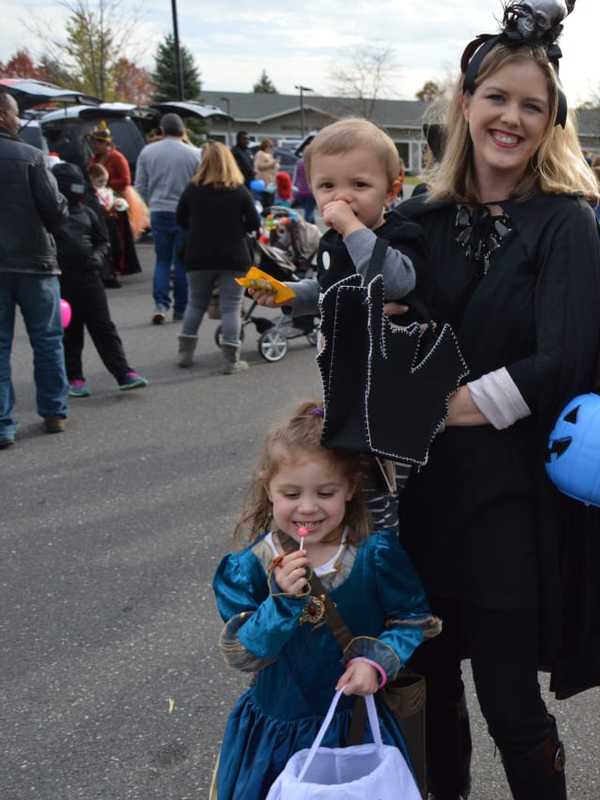 Redding's Trunk Or Treat Offers A Safe Twist For Kids On Halloween