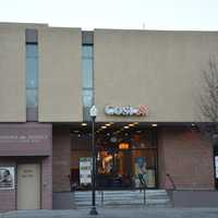 <p>Restaurant chain Cosi is closing its Mount Kisco location. The store is pictured facing a parking lot.</p>