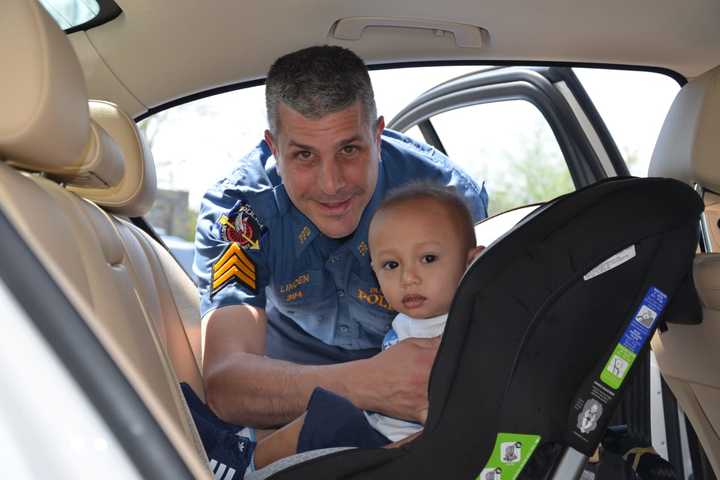 Paramus Buy Buy Baby Donates Car Seat To Toddler With Heart Defect