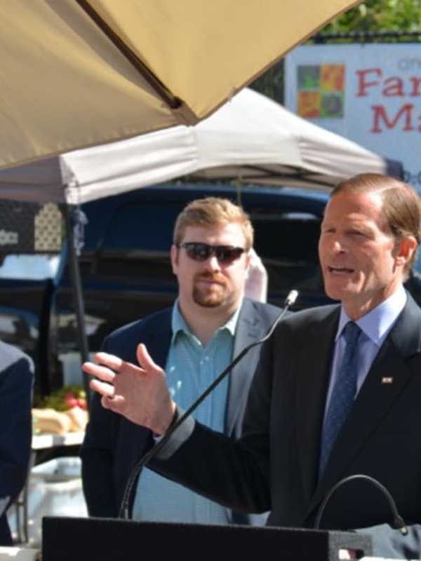 Blumenthal, Boughton Serve Up Honors For Veterans At Danbury Farmers Market