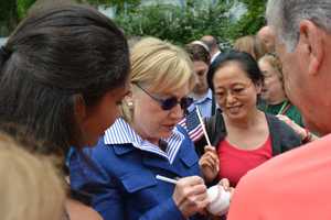Hillary Clinton To Collect Big Money At $33K-Per-Plate Area Fundraiser