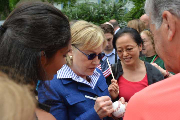 Hillary Clinton To Collect Big Money At $33K-Per-Plate Area Fundraiser