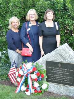 Darien's Good Wife's River DAR Dedicates Patriot Marker