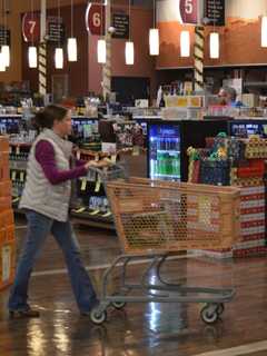 Wine Pro Uncorks Wine Pairings, Gift Ideas In Norwalk