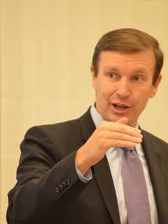 Sen. Murphy Calls On GOP Senate Colleagues To Fill Supreme Court Vacancy
