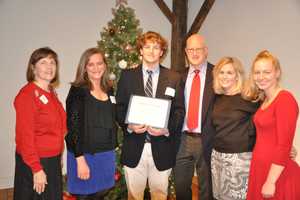 Darien High School Senior Receives DAR Good Citizen Award