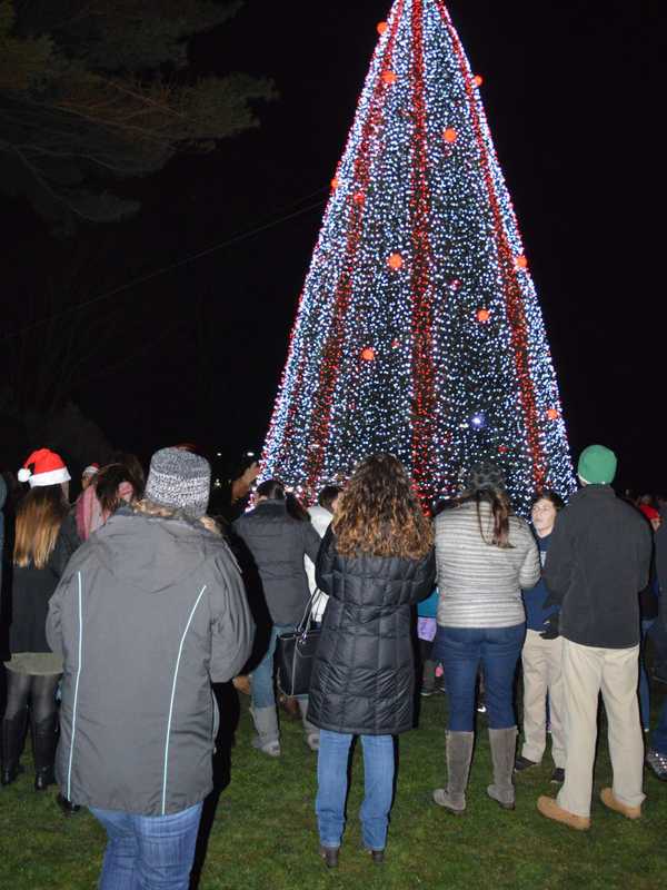 SHU Keeps Twinkly Tradition Alive At Former GE Headquarters In Fairfield