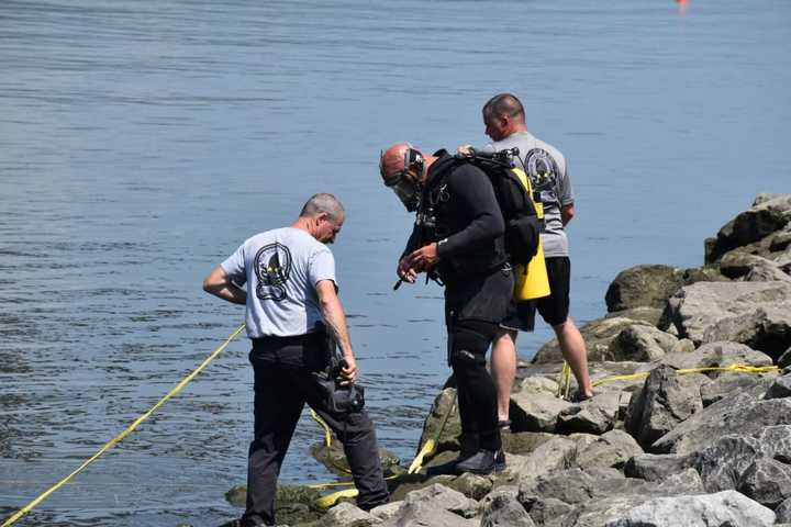 Investigation Underway After Car Pulled From Hudson River In Area