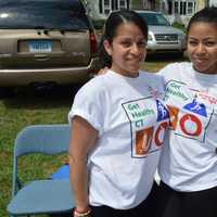 <p>A mother and daughter stick together to make their pledges to stay healthy.</p>