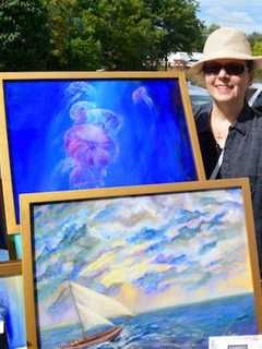 Darien Rowayton Bank Honors Artist Gigi Barrett With Reception 