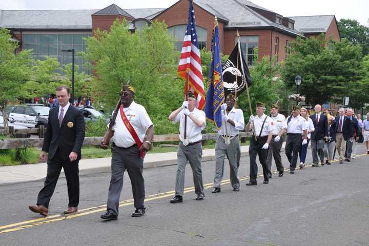 Darien Remembers Those Who Served With Memorial Day Parade And Ceremony