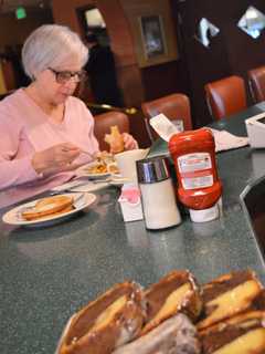 Three Generations Eat At Ridgewood’s ‘Daily Treat’