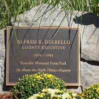 <p>An honorary plaque for Al DelBello is unveiled at Muscoot Farm in Somers.</p>