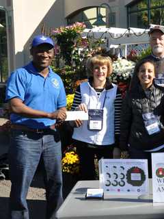 Wreaths Across America Collects Sponsorships To Honor Vets In Darien