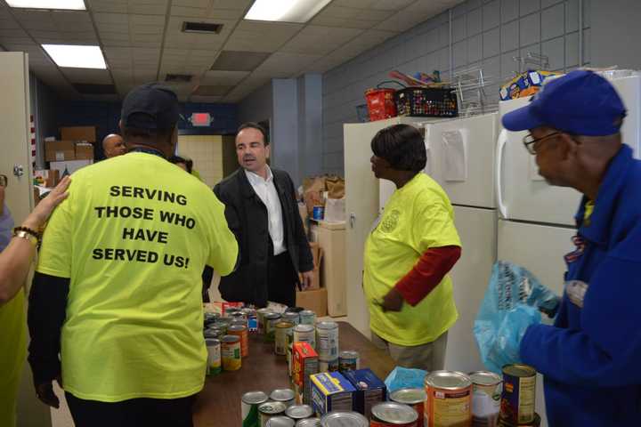 Bridgeport Gives Thanks To Veterans With Free Turkey Day Fixings