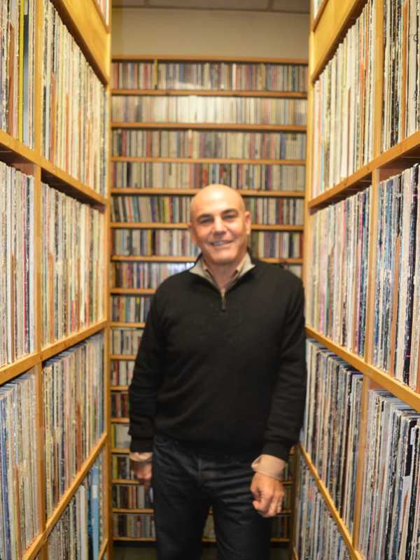 Bridgeport's WPKN Spins An Eclectic Mix On The FM Dial