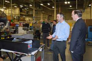 Murphy Tells Shelton Workers: I'll Work With Trump To Protect Manufacturing