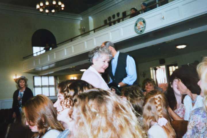 Pompton Lakes Remembers When Debbie Reynolds Came To Town