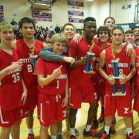 <p>The Dutchmen pose with their trophies.</p>