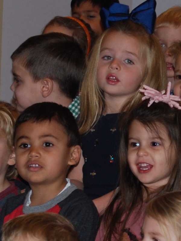 Darien Preschool Students Raise Voices In Song For Thanksgiving