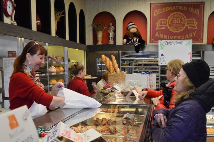 Four Generations Baking At Reinhold’s In Waldwick