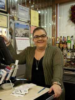 A Beacon Classic: Yankee Clipper Diner A City Landmark Since 1946