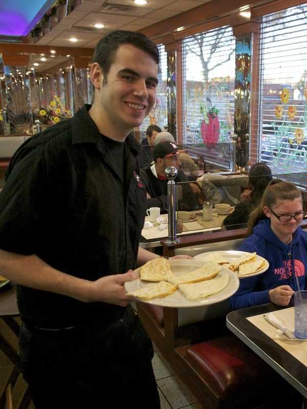 A Beacon Classic: Yankee Clipper Diner A City Landmark Since 1946