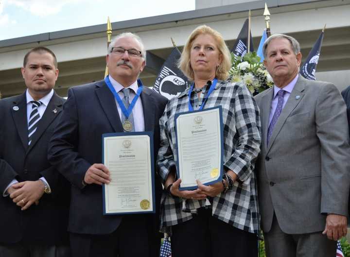 From the left, Ariel Jacob Luna, director of the Bergen County Division of Veterans Services; David Ulrich; Stefanie Ulrich; Bergen County Executive James J. Tedesco III.