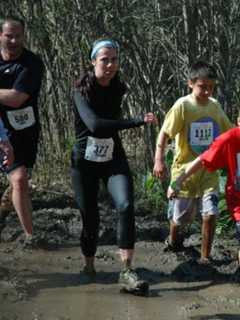 Easton, Redding Middle School Running Club Ready To Hit The Trail