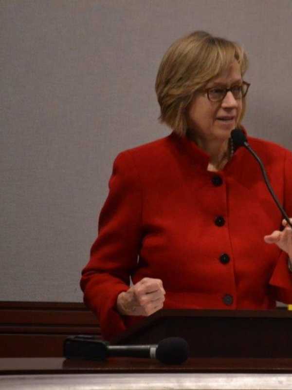Darien Rep. Wood Hosts Women-Owned Business Day At State Capitol
