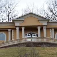 <p>NY Giant Damon “Snacks” Harrison has a new mansion in Bergen County.</p>