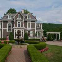 <p>An 1875 mansion is the main house at Torne Vineyards.</p>