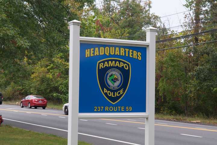 Police Search For Pair Of Home Invasion Suspects In Rockland