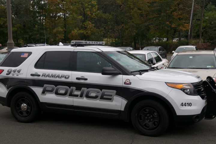 Thieves Break Into Car At Ramapo Park, Steal Pocketbook