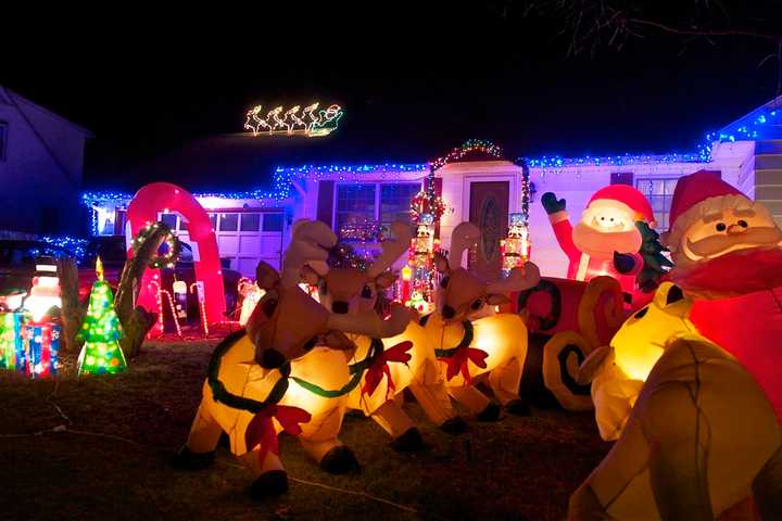 Fishkill Families Get In The Spirit With Dazzling Light Displays