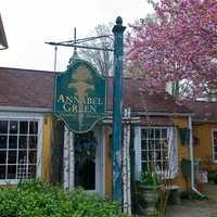 <p>Annabel Green Flower shop is nin the Cannondale section of Wilton.</p>