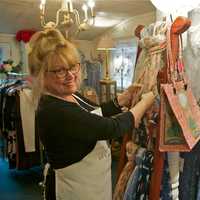 <p>Annabel Green also sells clothing and jewelry items.</p>