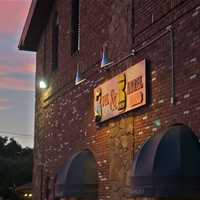 COVID-19: Popular Area Restaurant Closing