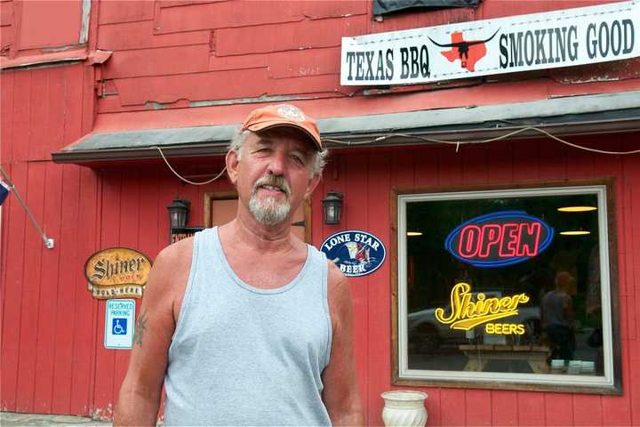 Texas BBQ Lovers Find A Little Slice Of Heaven At Cold Spring Eatery