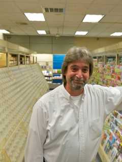 Mahopac Shows Love For Soon-To-Close Lyn's Cardsmart Store