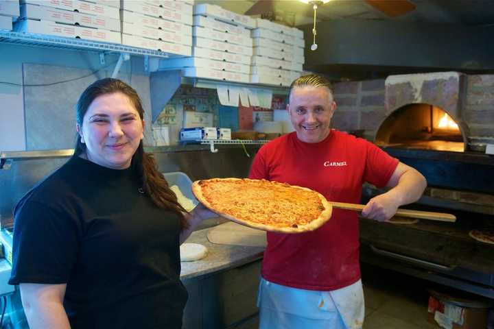 Carmel Brick Oven Pizza & Cafe Brings City-Style Pie To The Country