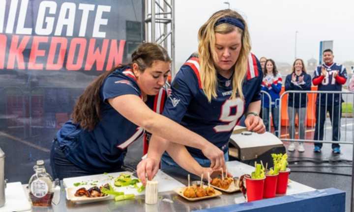 Molly Winsten (left) and Erin Truex (right) compete on Food Network&#x27;s &quot;Tailgate Takedown&quot; competition