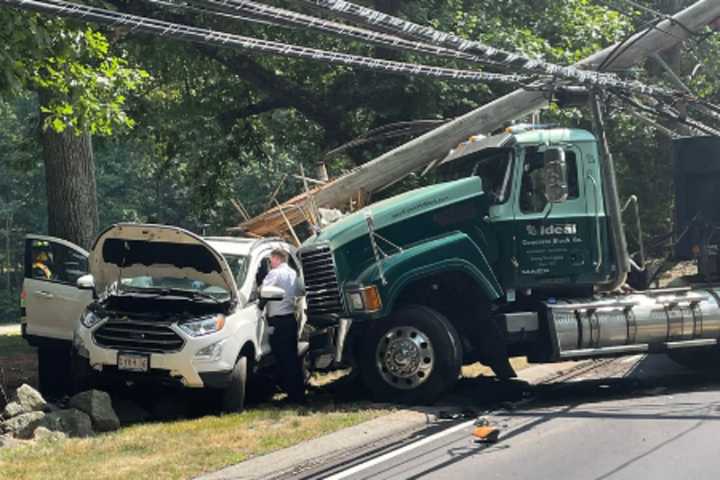 Serious Car Crash Shuts Down Route 27 In Wayland