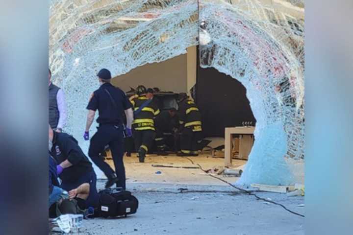 Man Killed, 16 Injured After Car Crashes Into Hingham Apple Store: Officials