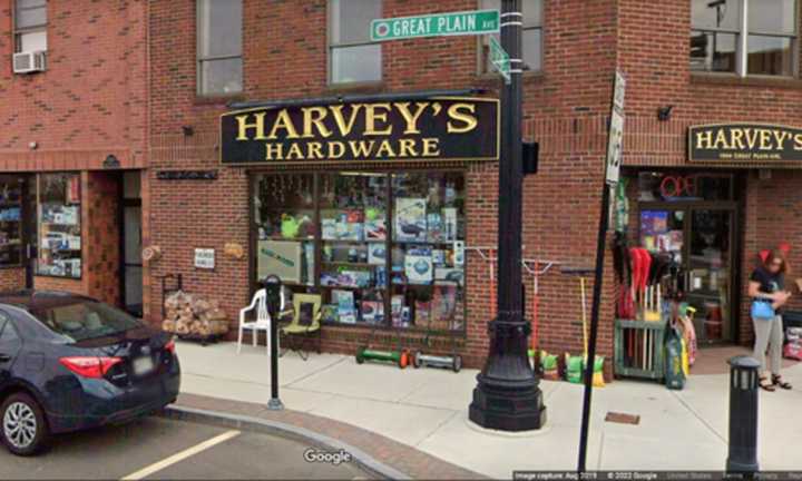 Harvey&#x27;s Hardware in Needham will be closing after almost 70 years of business